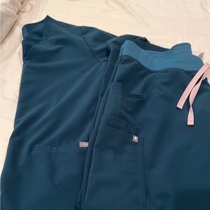 FIGS CARIBBEAN BLUE SCRUB SET